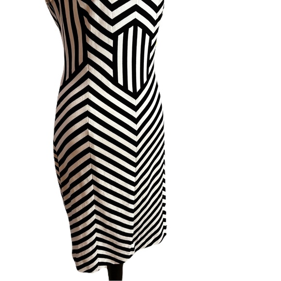 Vera Wang Black and White Chevron A-Line Dress | Sz. 12 | EUC - Picture 4 of 7
